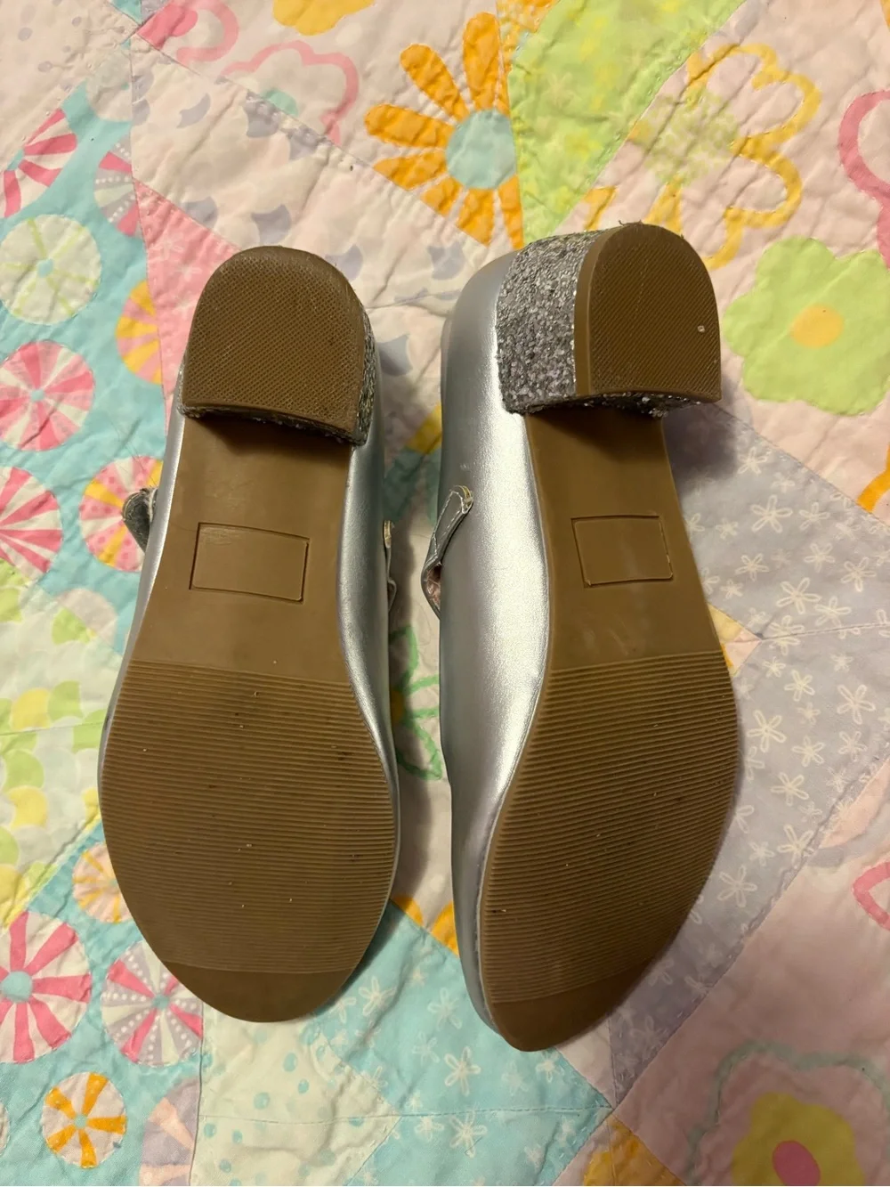 Kohl's Girls Metallic Silver Heart-Print Mary Jane Flats